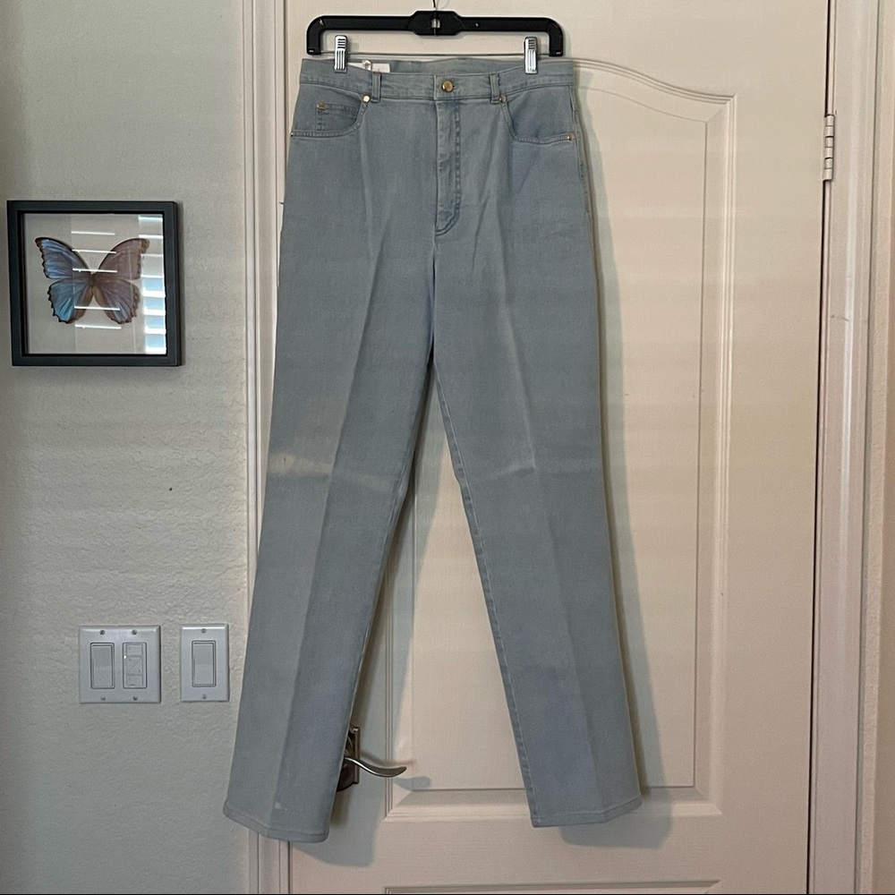 Vintage ESCADA Light Wash Blue Jeans. High-Rise Mom Jeans. Size 40/US 10/Medium